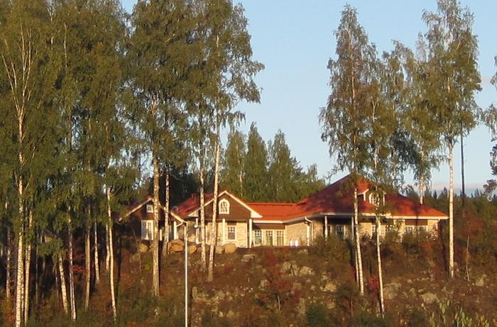 vms omakotitalo ja uima-allas
